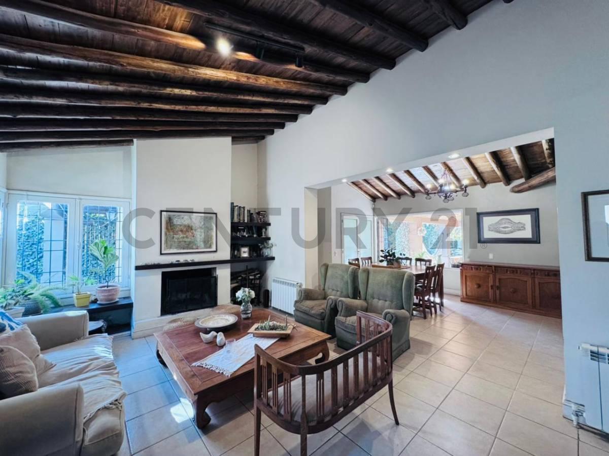 Foto de HERMOSA CASA EN CHACRAS DE CORIA, imagen 3