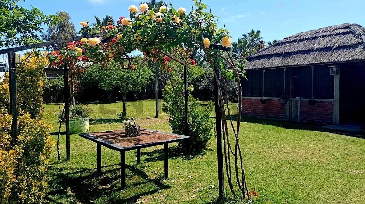 Foto de Quinta en venta en Rodeo del Medio – 2.200 m², piscina y amplio parque, imagen 1
