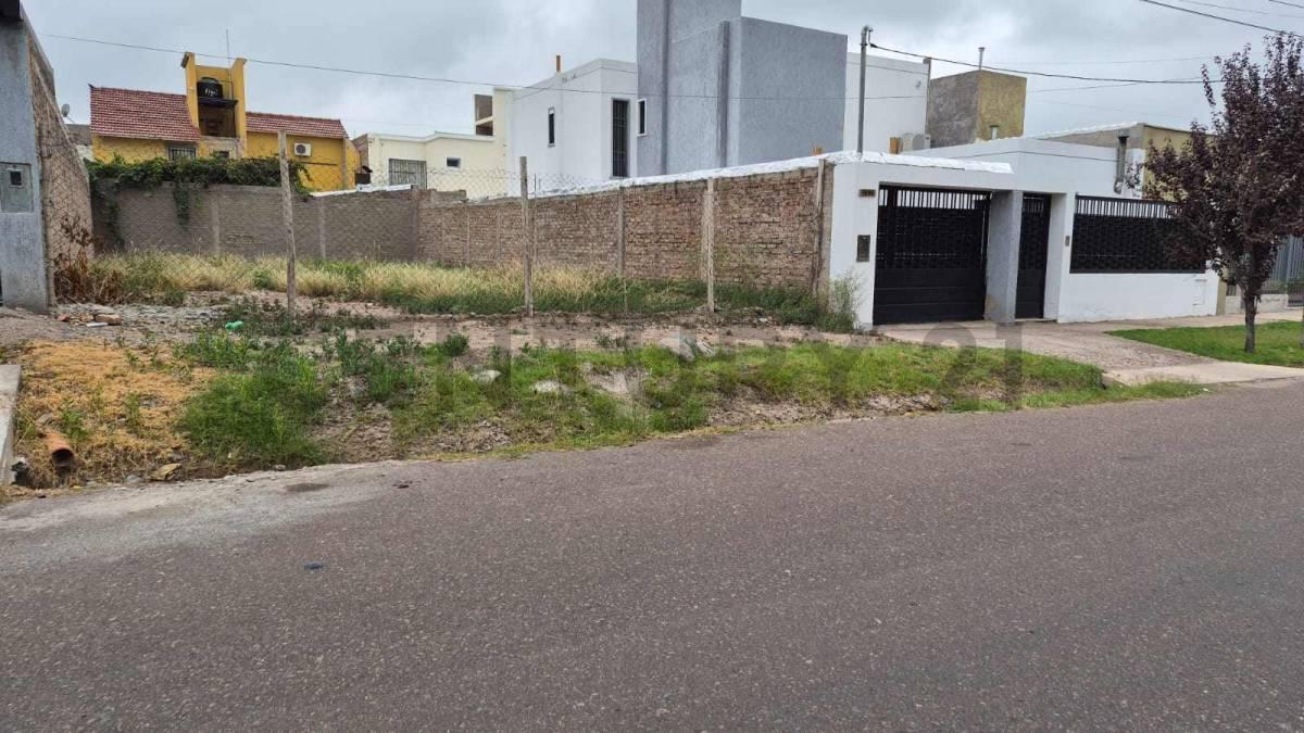 Foto de CENTURY 21 VENDE LOTE EN MAIPU MENDOZA., imagen 3