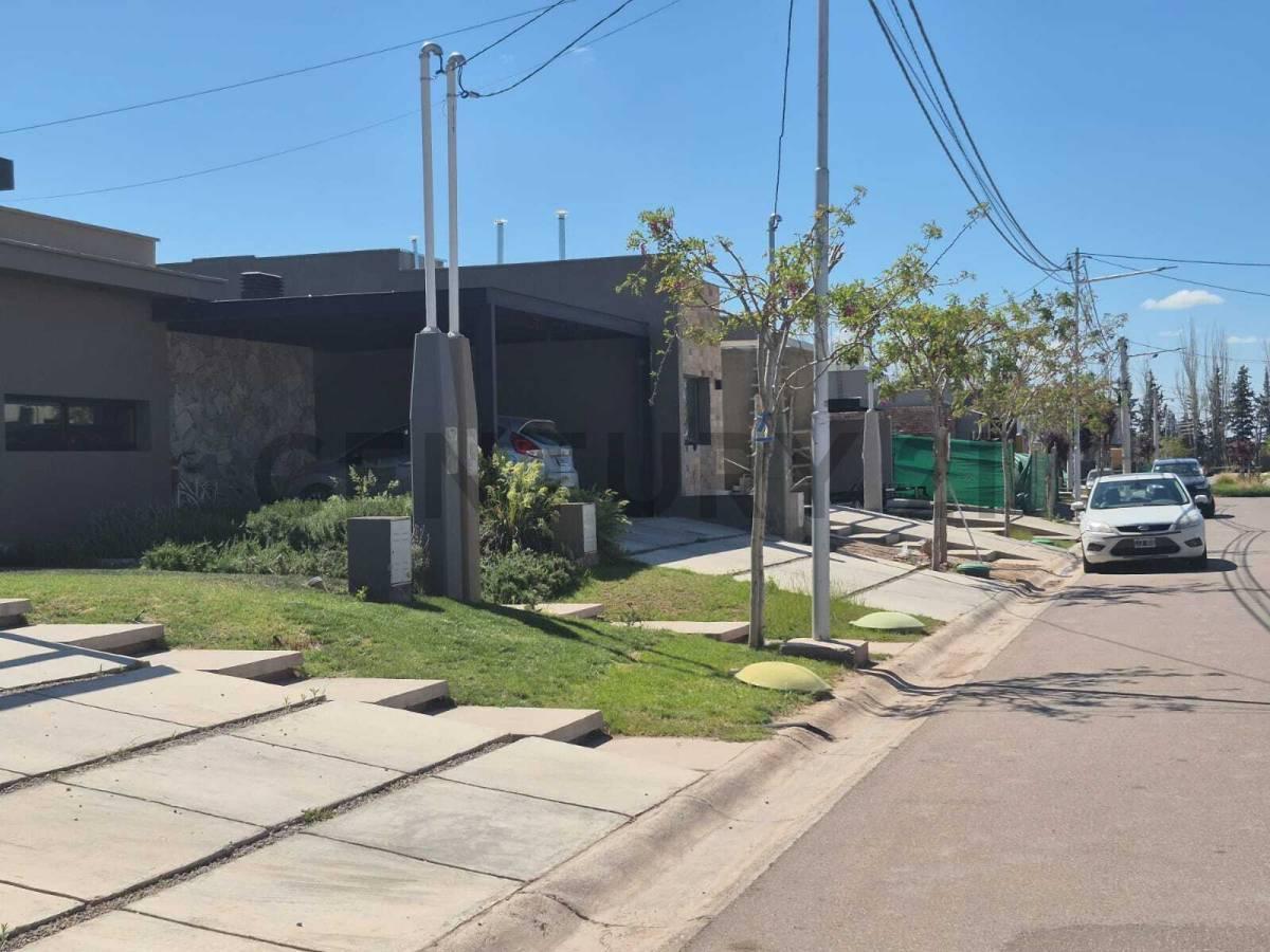 Foto de Casa en Venta Lunlunta Lujan de Cuyo, imagen 5