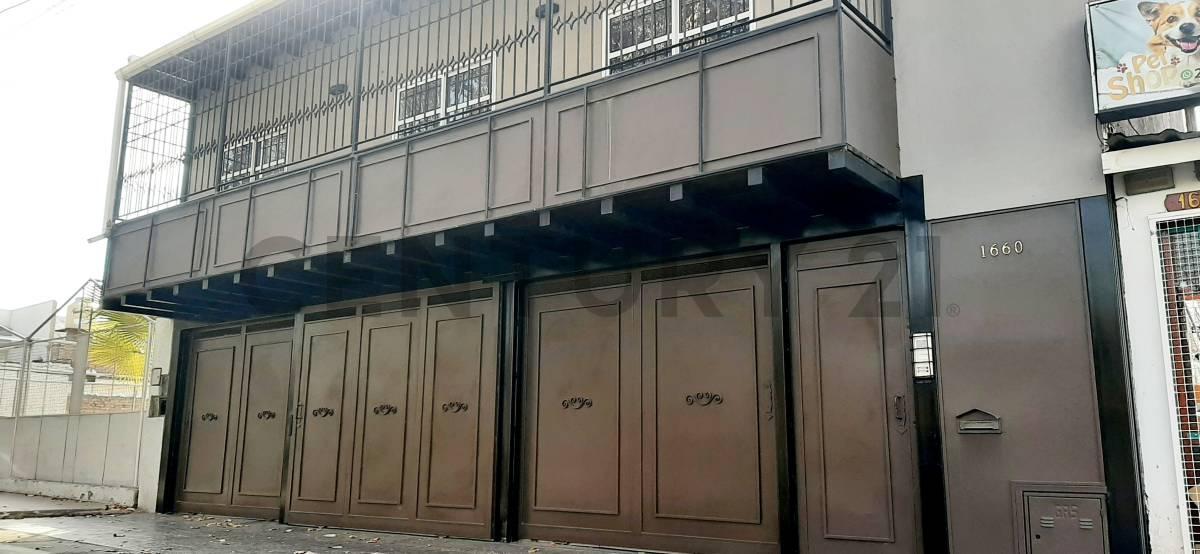 Foto de SE VENDE AMPLIA Y HERMOSA PROPIEDAD EN GODOY CRUZ CON DEPARTAMENTO EN, imagen 2