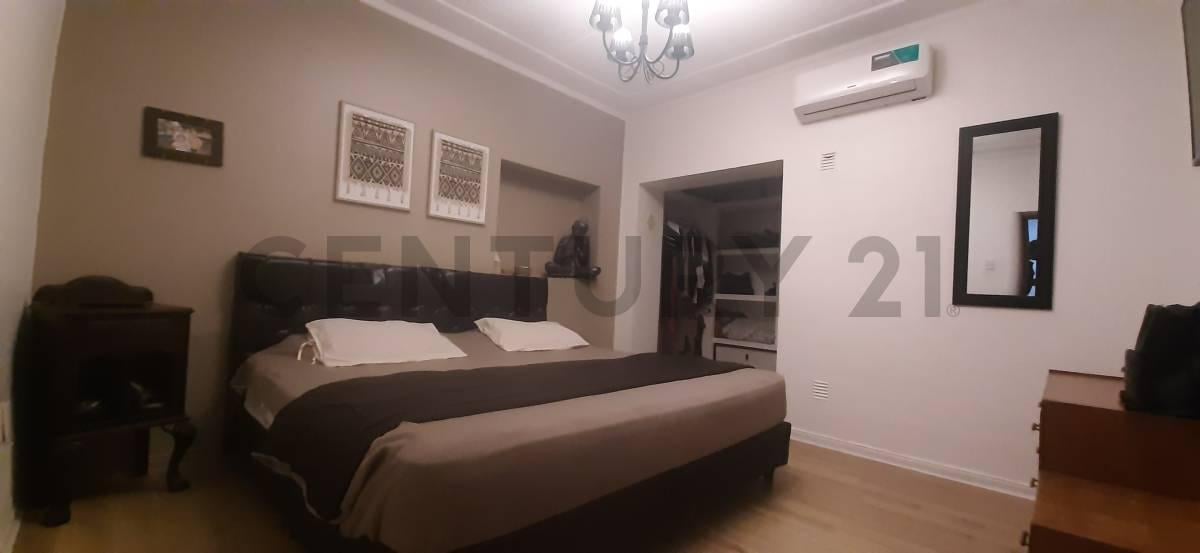 Foto de SE VENDE AMPLIA Y HERMOSA PROPIEDAD EN GODOY CRUZ CON DEPARTAMENTO EN, imagen 5