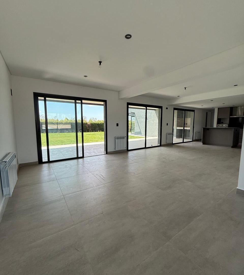 Foto de Casa en venta Barrio las Candelas Lujan de Cuyo, imagen 4