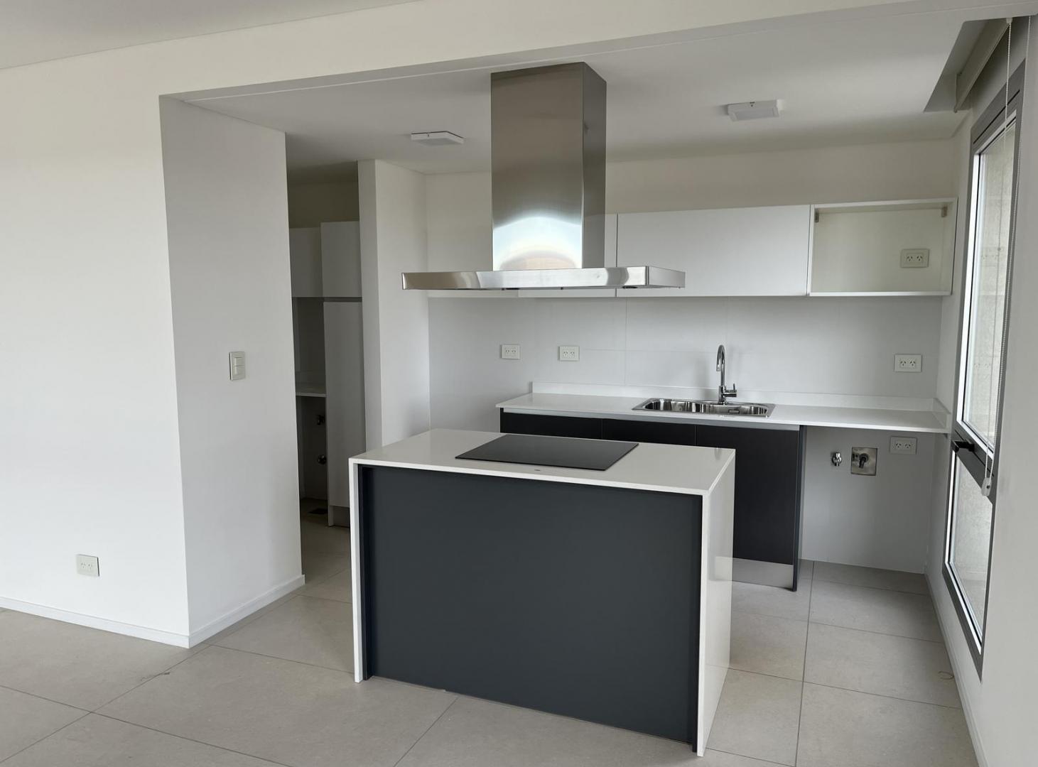 Foto de Alquiler departamento 2 dormitorios Torre Trade Neuquen, imagen 2