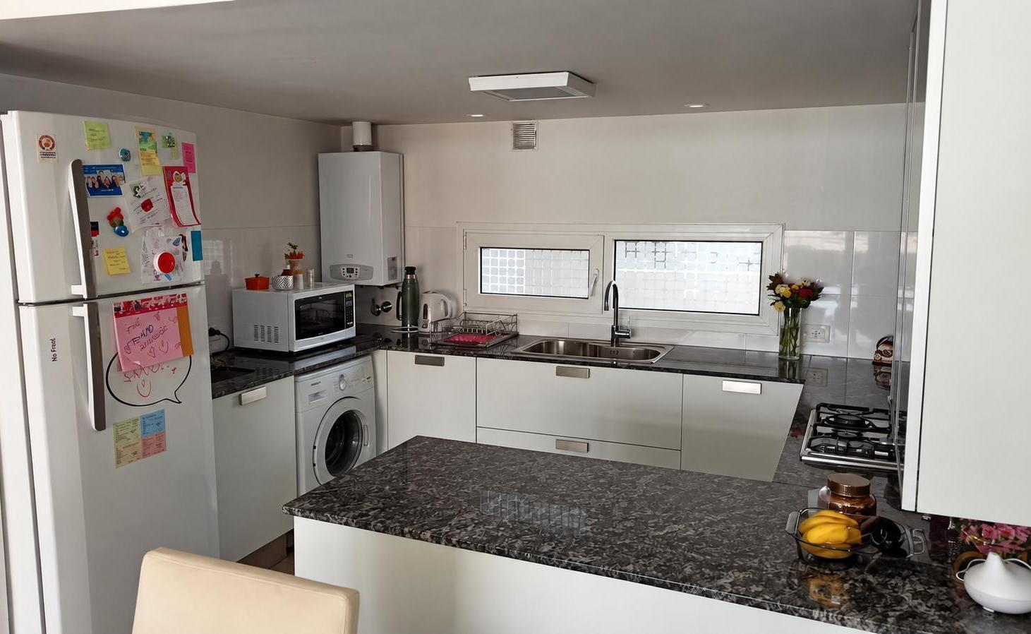Foto de VENTA Departamento 2 dorm. con cochera - Centro, Neuquén, imagen 1