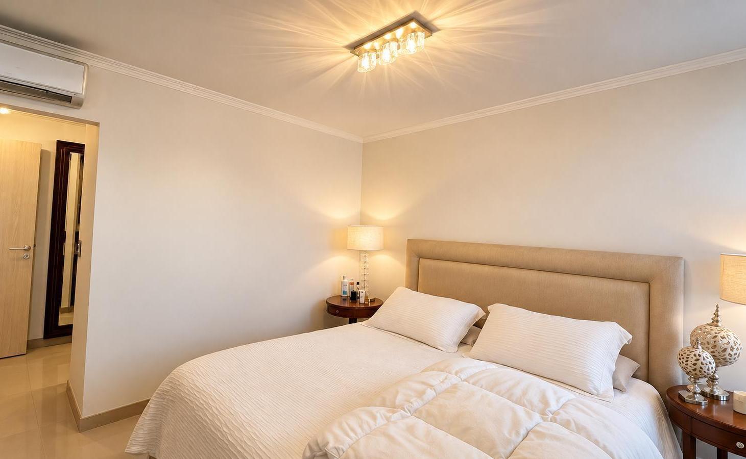 Foto de VENTA Departamento 2 dormitorios con cochera - Centro, Neuquén, imagen 2