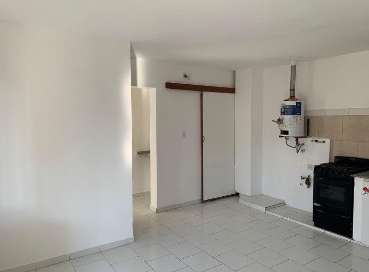 ALQUILER B° SAN VICENTE DEPARTAMENTO UN DORM "4° PISO POR ESCALERA" 1