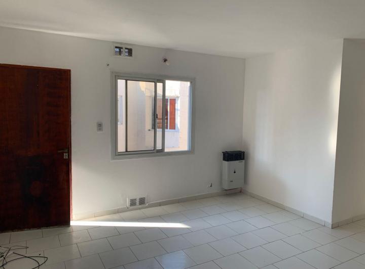 ALQUILER B° SAN VICENTE DEPARTAMENTO UN DORM "4° PISO POR ESCALERA" 2