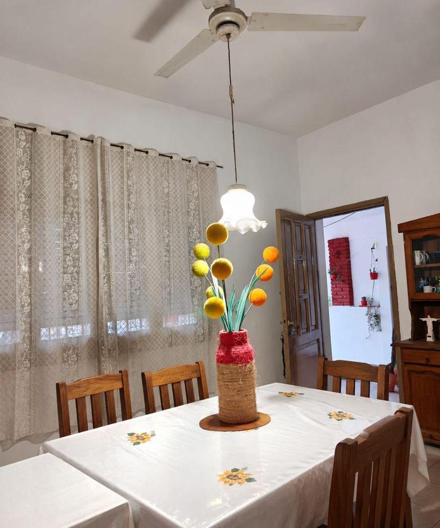 Foto de B° JARDIN PROPIEDAD EN VENTA 4 DORMITORIOS COCHERA EN EXCELENTE, imagen 5