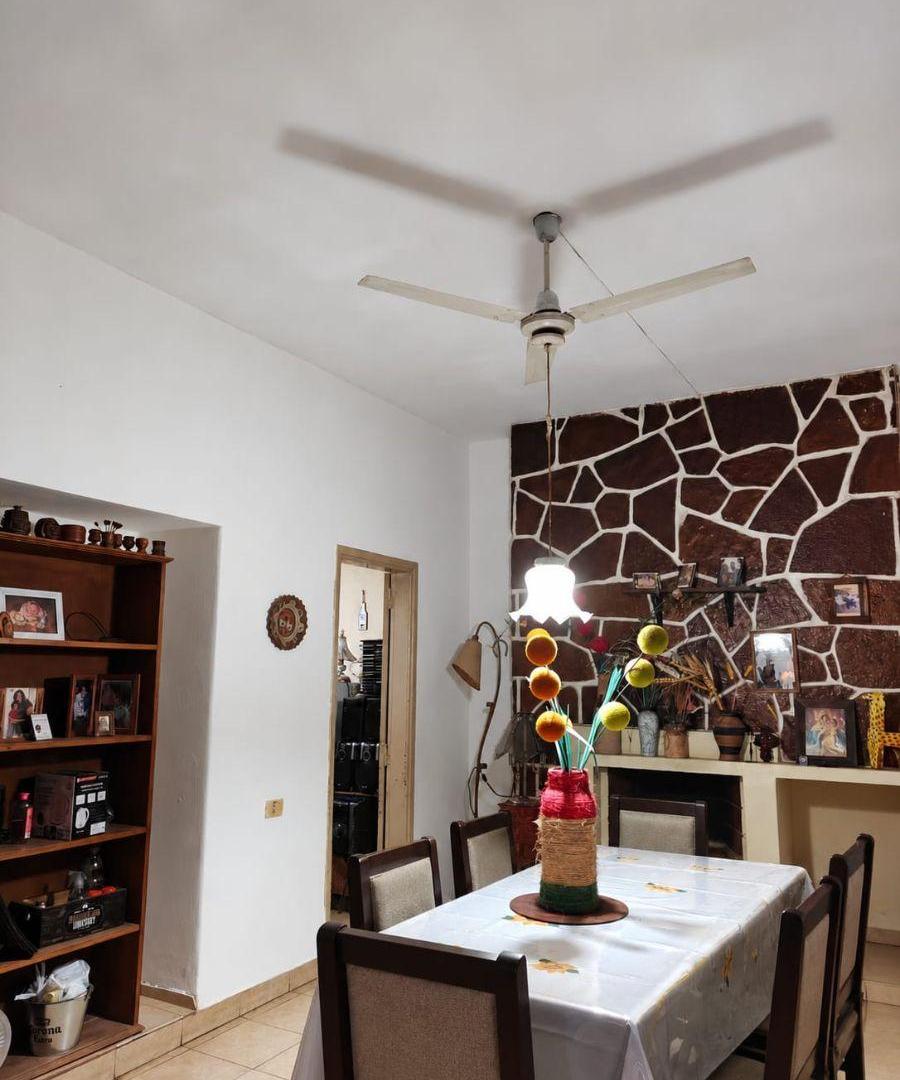 Foto de B° JARDIN PROPIEDAD EN VENTA 4 DORMITORIOS COCHERA EN EXCELENTE, imagen 4