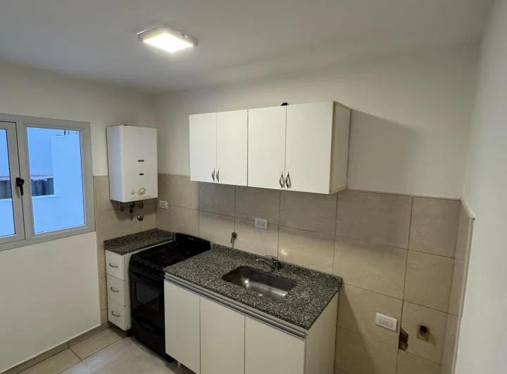1 Dormitorio MUY GRANDE - frente a Pocito 1
