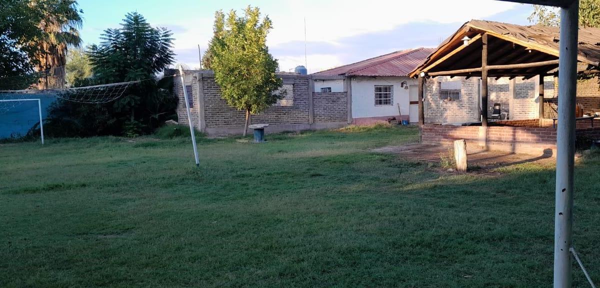 Oportunidad Casa Quinta con Pileta y Espacio Verde 4
