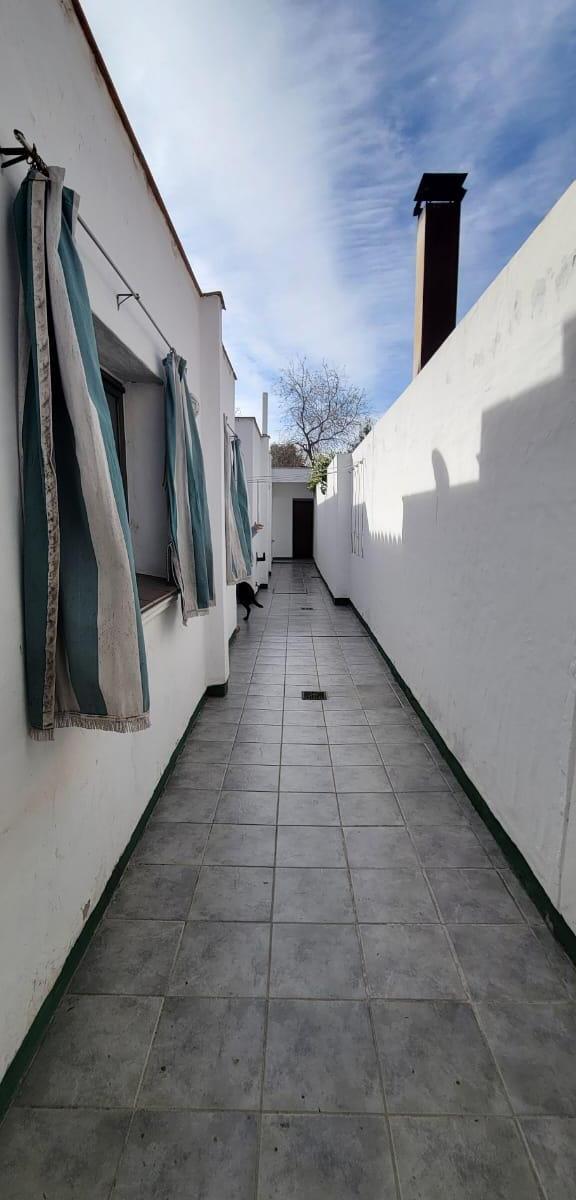 Se Vende Casa en Barrio Escorial 5