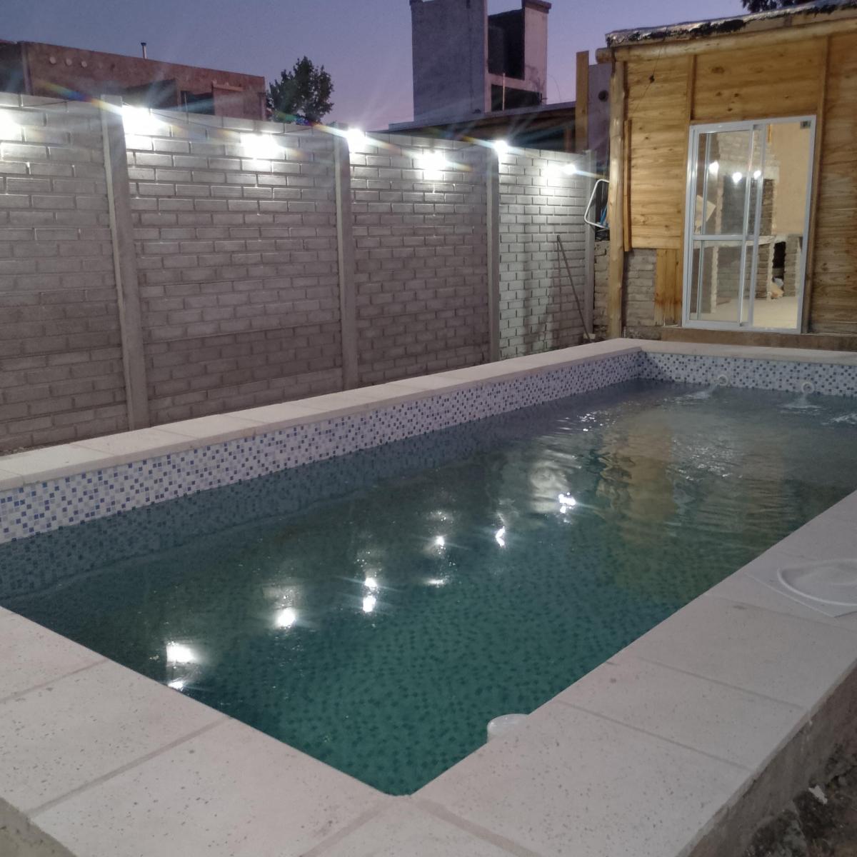 Casa de 2 Plantas en Barrio Semiprivado Los Corralitos: Comodidad, Privacidad y 2