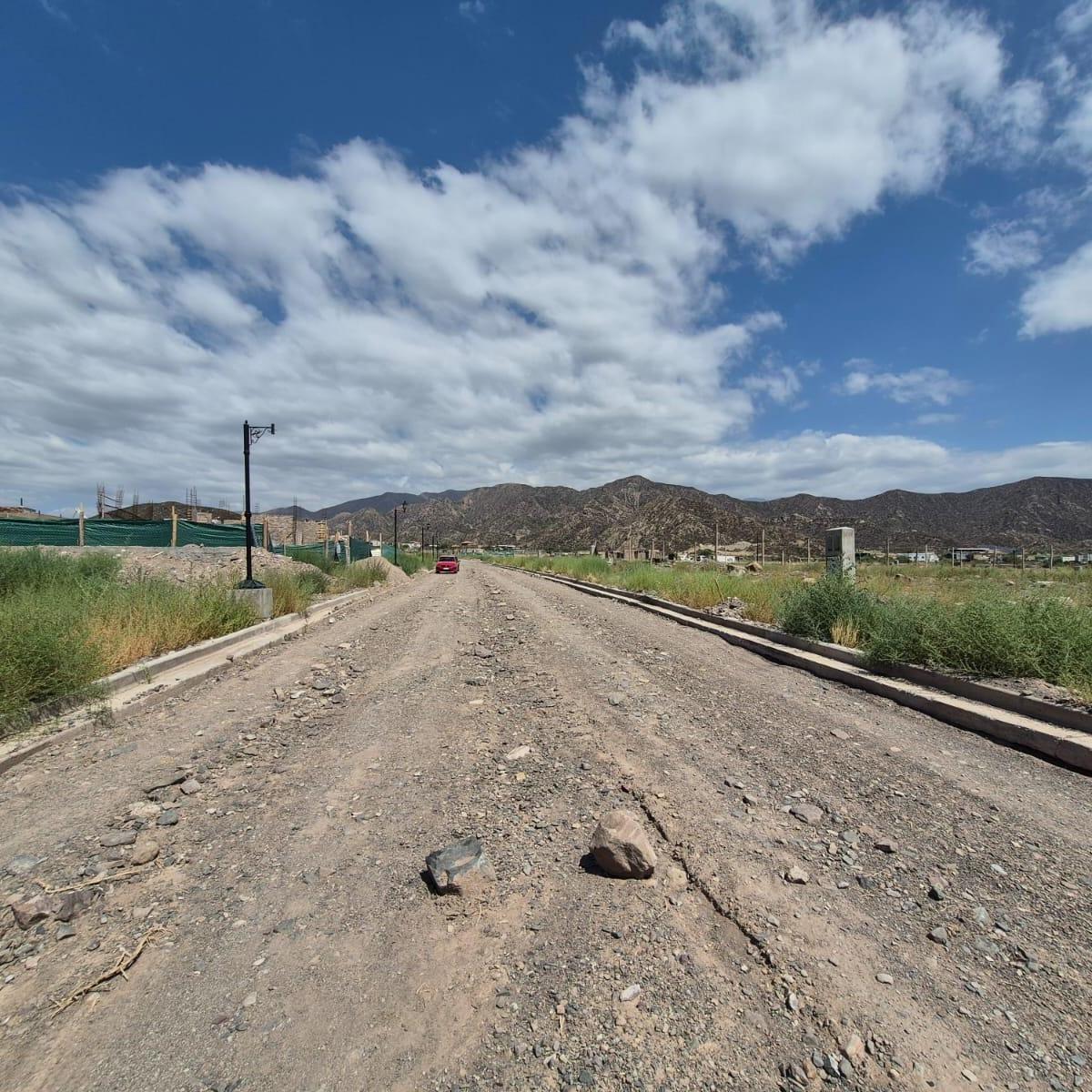 Terreno de 420 m² en Barrio La Bastilla - Ideal Para Proyecto de Construcción 1