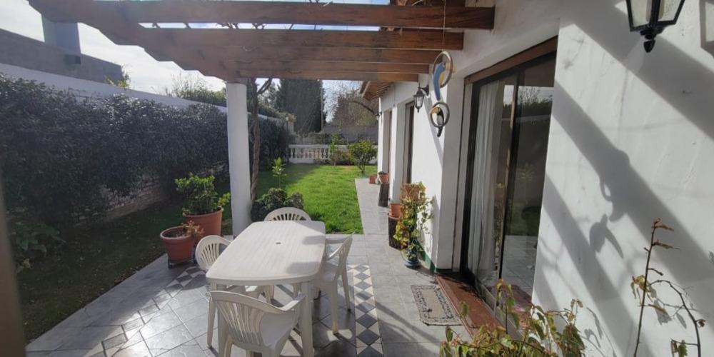 Se Vende Casa en Barrio Escorial Godoy Cruz 1