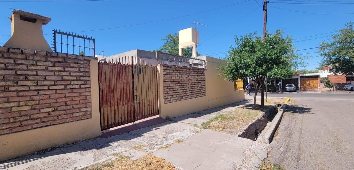 Casa en Venta Casa en Esquina con Gran Potencial – Challao, Barrio Municipal 4