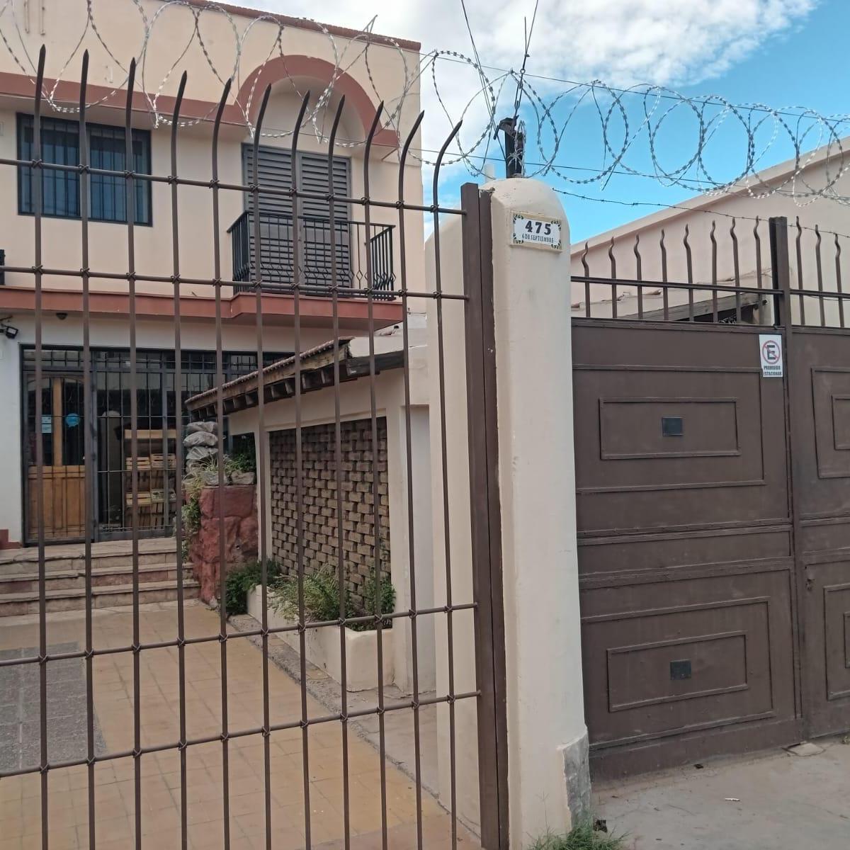 Casa de 140 m² Ideal Para Vivienda o Uso Comercial - 3 Dorm., Cochera y S 3