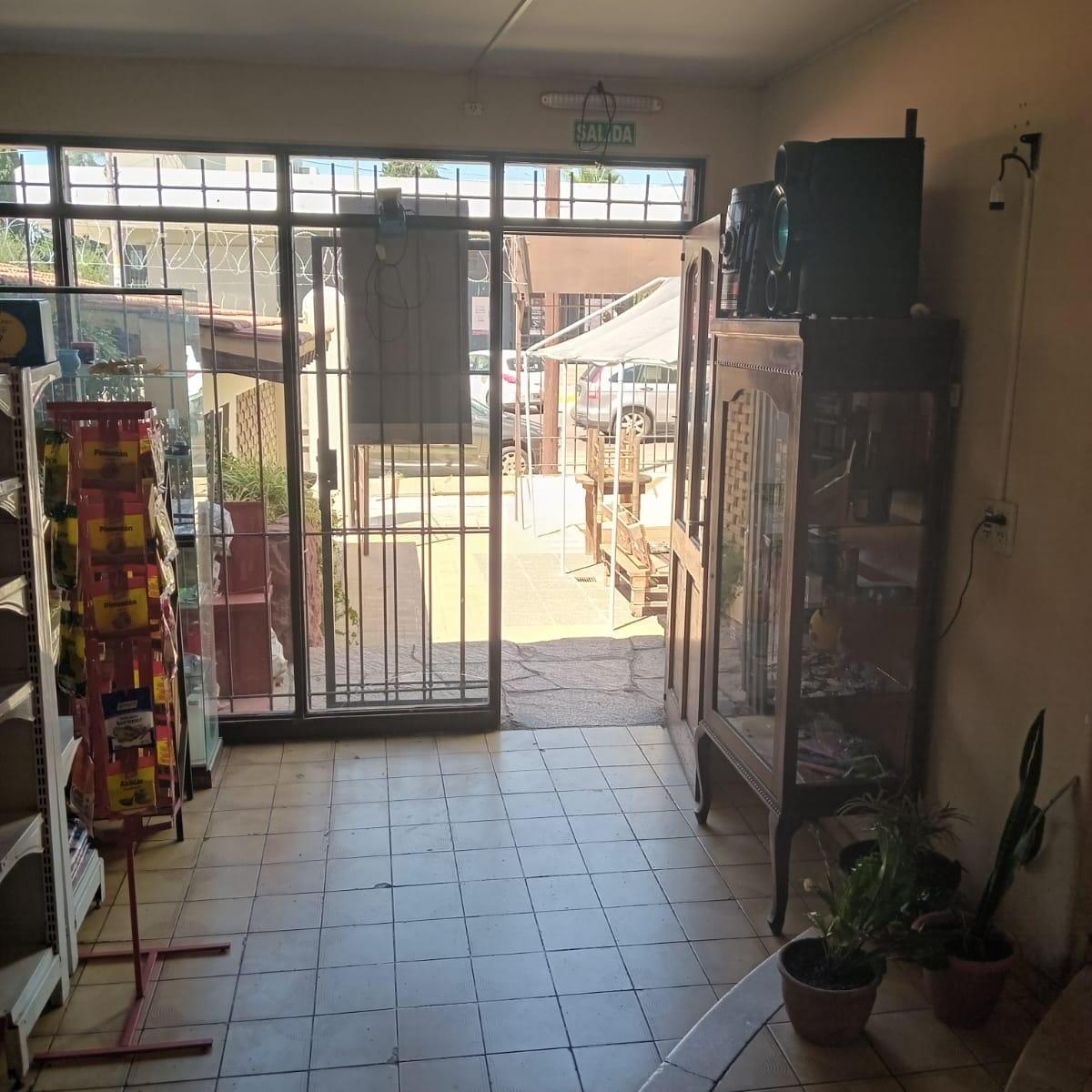 Casa de 140 m² Ideal Para Vivienda o Uso Comercial - 3 Dorm., Cochera y S 1