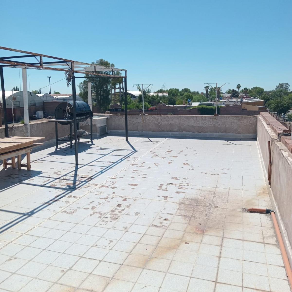 Casa de 140 m² Ideal Para Vivienda o Uso Comercial - 3 Dorm., Cochera y S 4