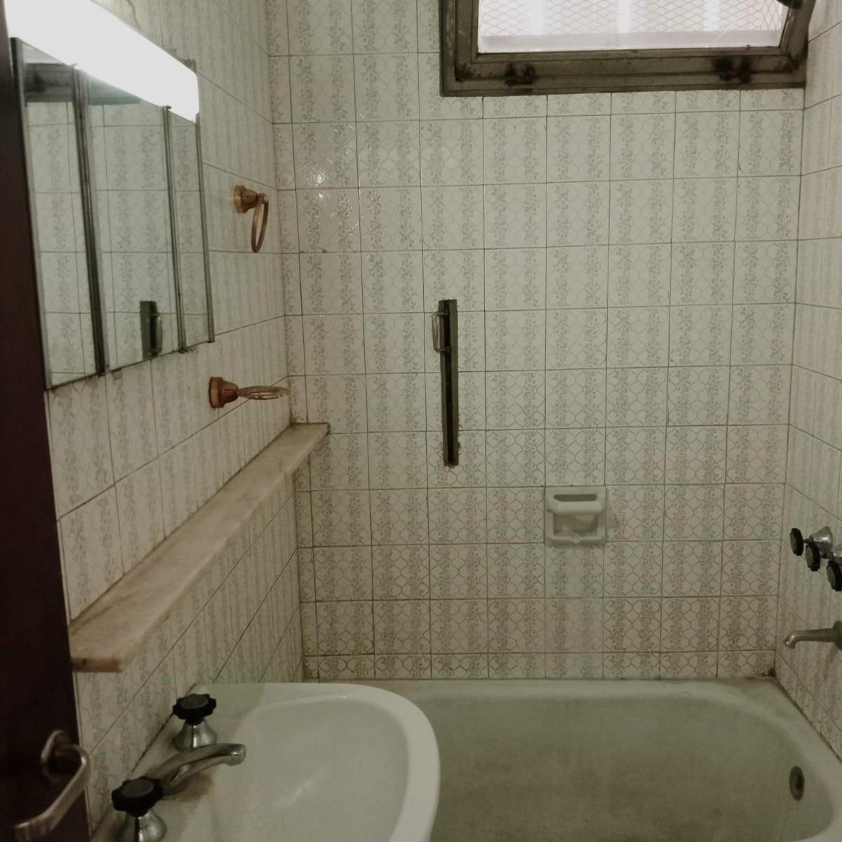 Casa de 140 m² Ideal Para Vivienda o Uso Comercial - 3 Dorm., Cochera y S 5