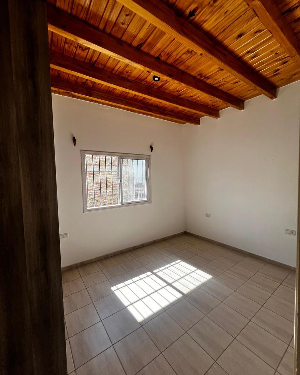 Hermoso Departamento de 2 Dorm. con Cochera en Complejo Cerrado 1