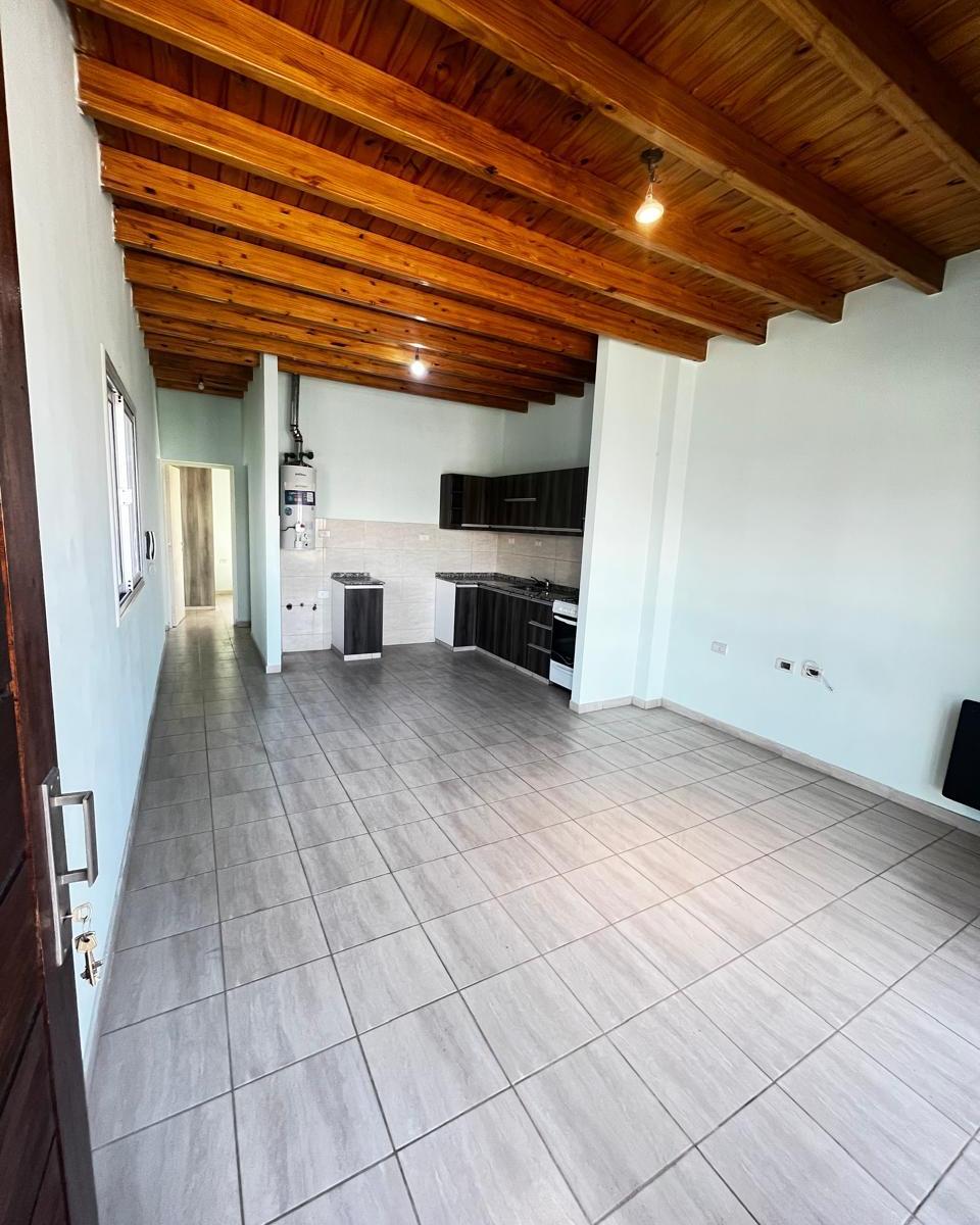 Hermoso Departamento de 2 Dorm. con Cochera en Complejo Cerrado 2