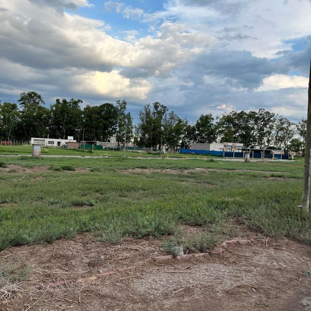 Lote de 300 m² en El Exclusivo Barrio Náutico Nautilus Country 4