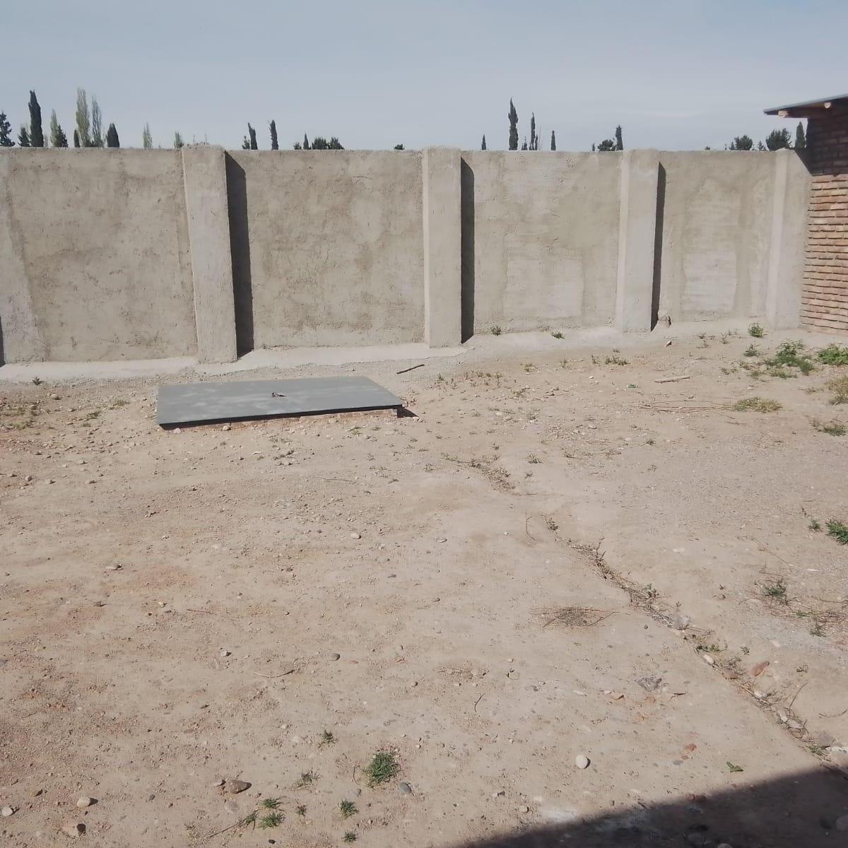 Lote con Construcción de Monoambiente/quincho en Condominio Cerrado 3