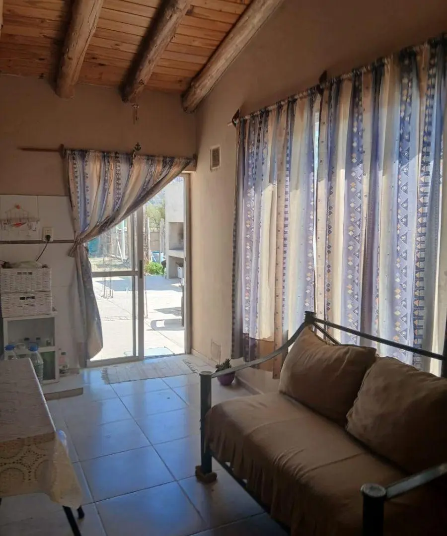 Casa de 180 m² con 3 Dorm. en Venta en El Challao 5