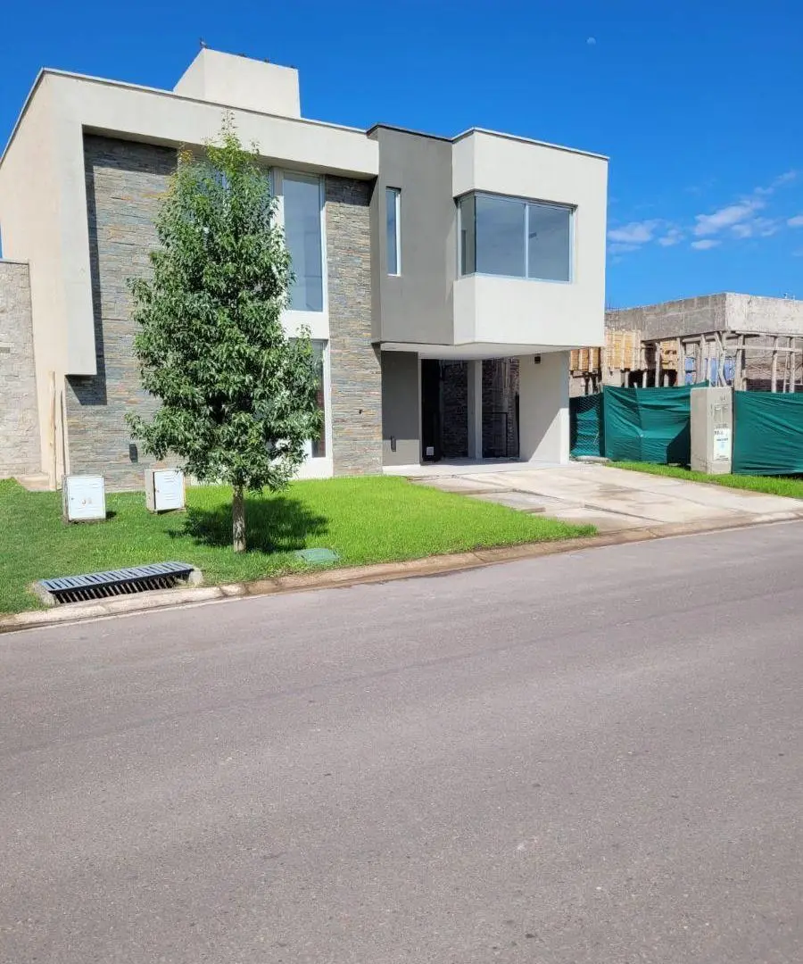 Casa a estrenar 2 plantas | 3 dorm. + suite | Barrio Cortaderas III, Guaymallén 4