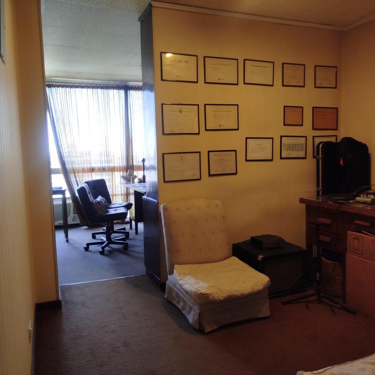 Venta Oficina Al Frente con Vista a Plaza San Martin Permuta 4