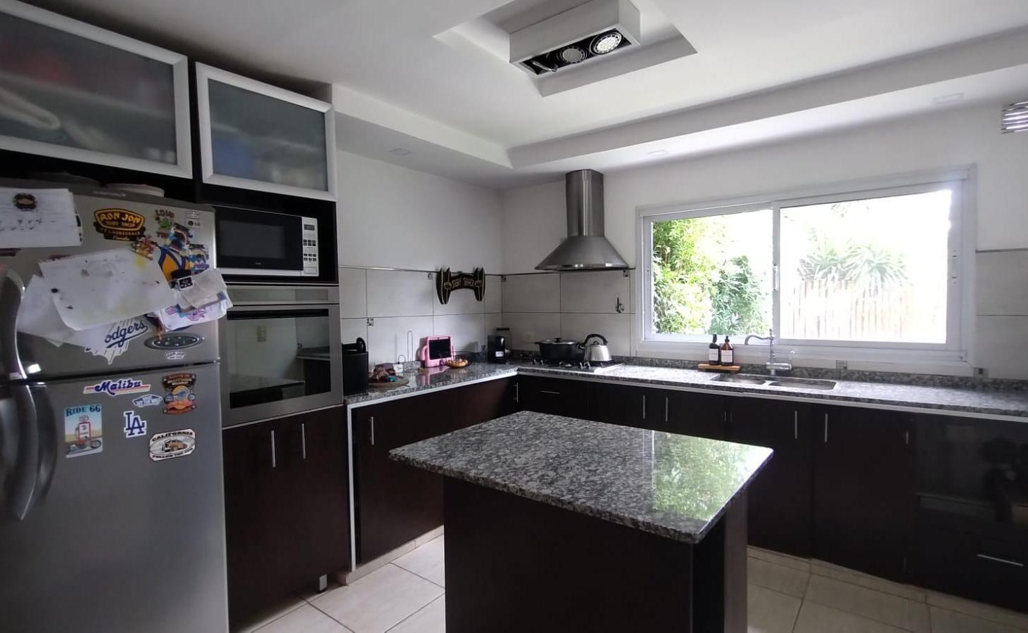 Foto de VENTA CASA 5 AMBIENTES FRANCISCO ALVAREZ CONSULTA APTO CRED., imagen 4