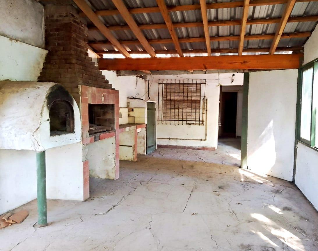 Foto de VENTA CASA 4 AMBIENTES - QUINCHO Y PARQUE C/ PILETA - TORTUGUITAS, imagen 4