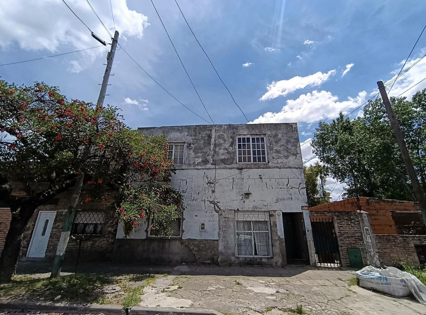 VENTA CASA 4 AMBIENTES LOTE PROPIO APTO CRÉDITO A RECICLAR, ACEPTA PERMUTA