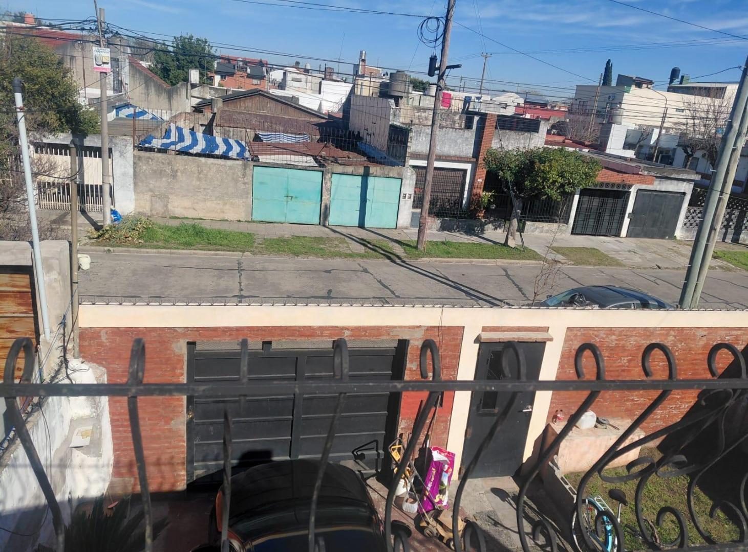 VENTA CASA AL FRENTE CON COCHERA MAS OTRA CASA A REFACCIONAR EL PALOMAR SE ACEPTA PERMUTA
