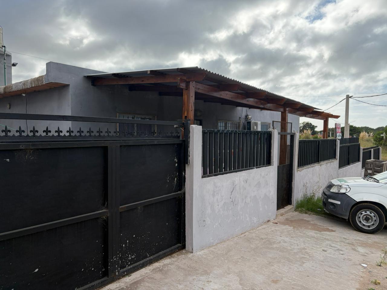 VENTA CASA 5 AMBIENTES LA CARMENCITA VILLA GESELL APTO CREDITO