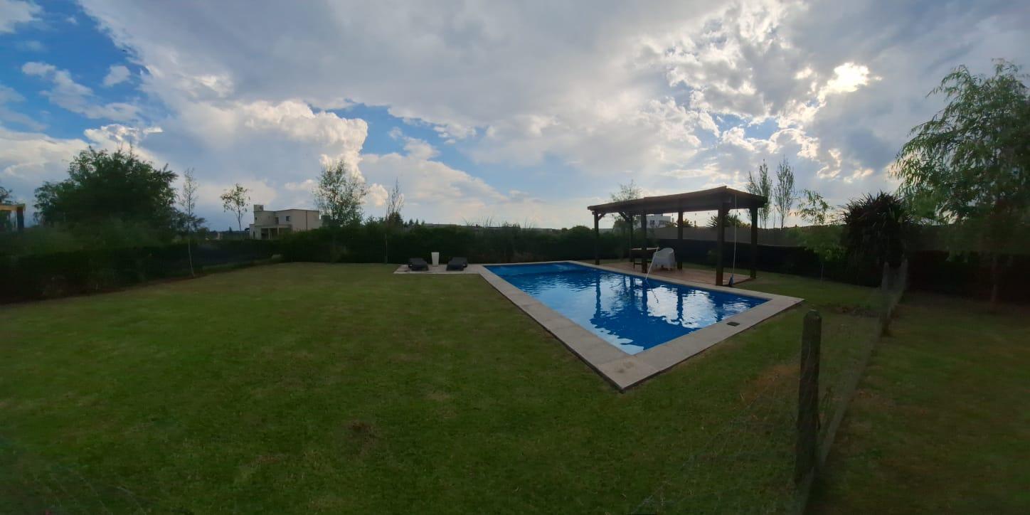 VENTA DE CASA SAN SEBASTIAN APTO CREDITO HIPOTECARIO AREA CON LAGUNA PERMUTA