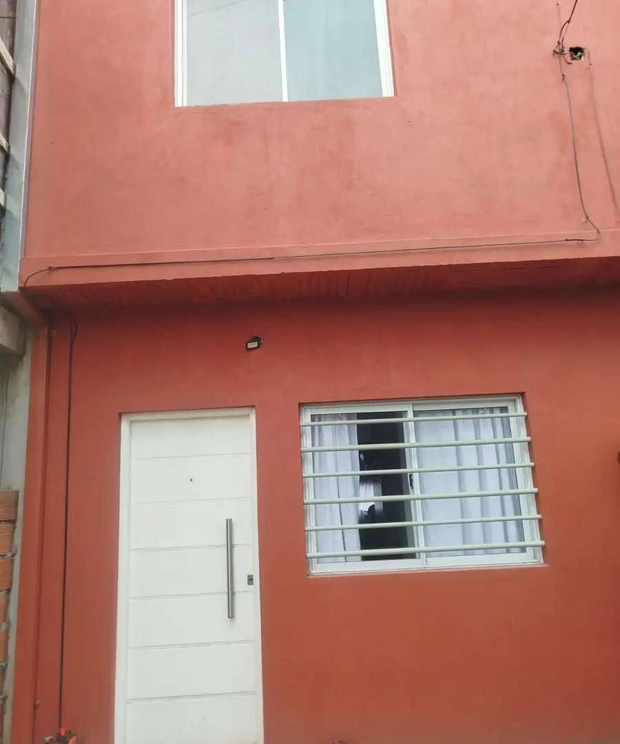 VENTA DUPLEX 3 AMBIENTES 2 PLANTAS CON PATIO Y COCHERA PILAR BARRIO SAN LUIS 4
