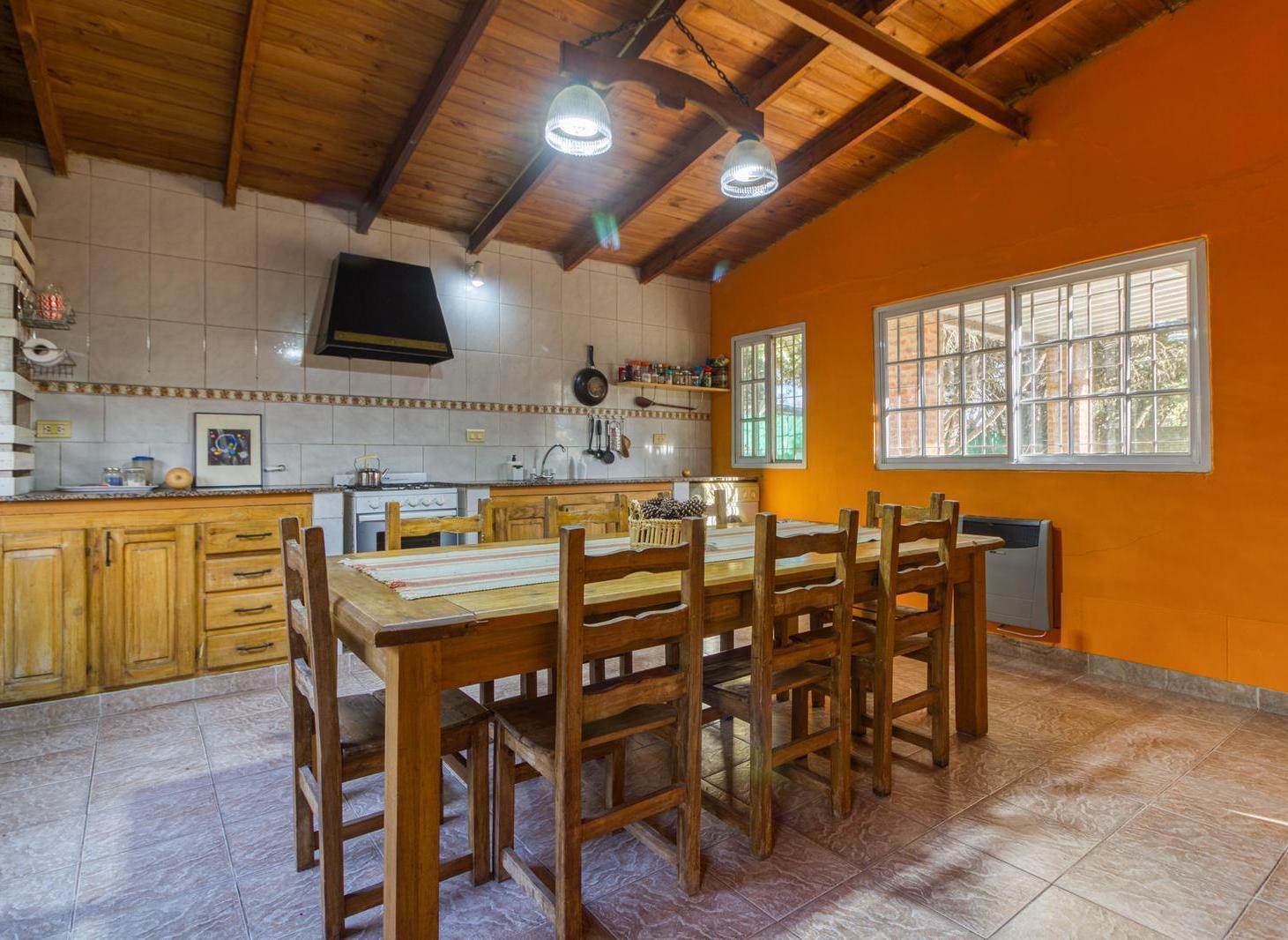 Foto de VENTA CASA de 4 AMBIENTES COCHERA - ALEJANDRO KORN - PERMUTA Y, imagen 5