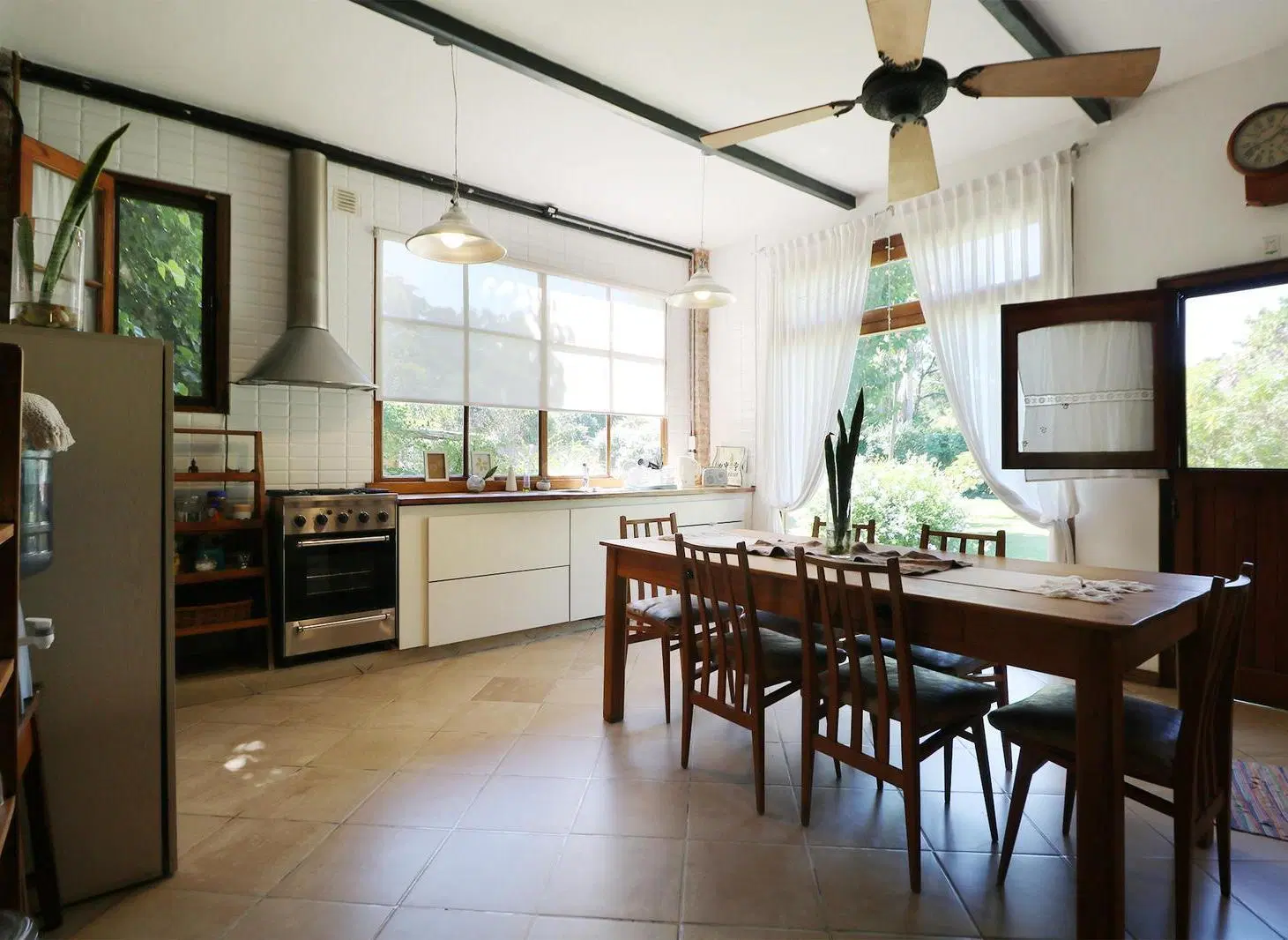 VENTA CASA  4 AMBIENTES - RANELAGH - PILETA - QUINCHO - PARQUE - OFICINAS - PERMUTA - APTO CREDITO 5
