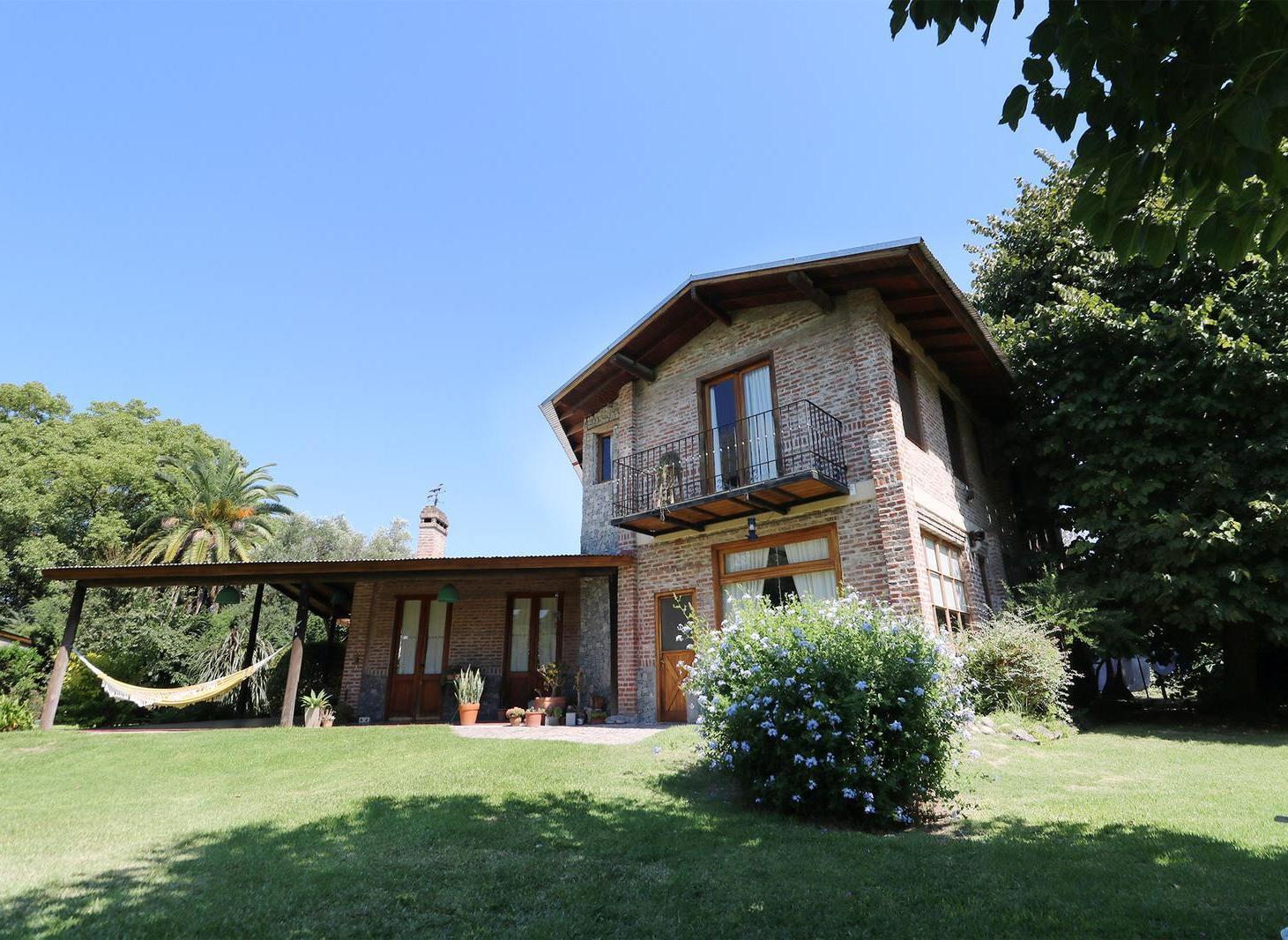 VENTA CASA 4 AMBIENTES - RANELAGH - PILETA - QUINCHO - PARQUE - OFICINAS - PERMUTA - APTO CREDITO