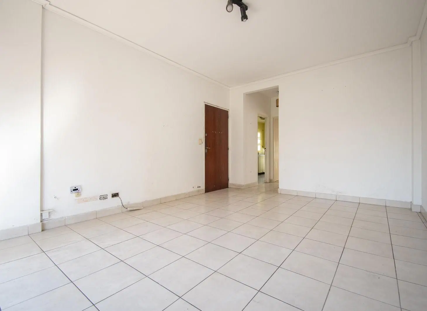 VENTA DEPARTAMENTO 2 AMBIENTES CON BALCON C/ COCHERA - LUMINOSO - FLORES - PERMUTA - APTO CREDITO !! 3