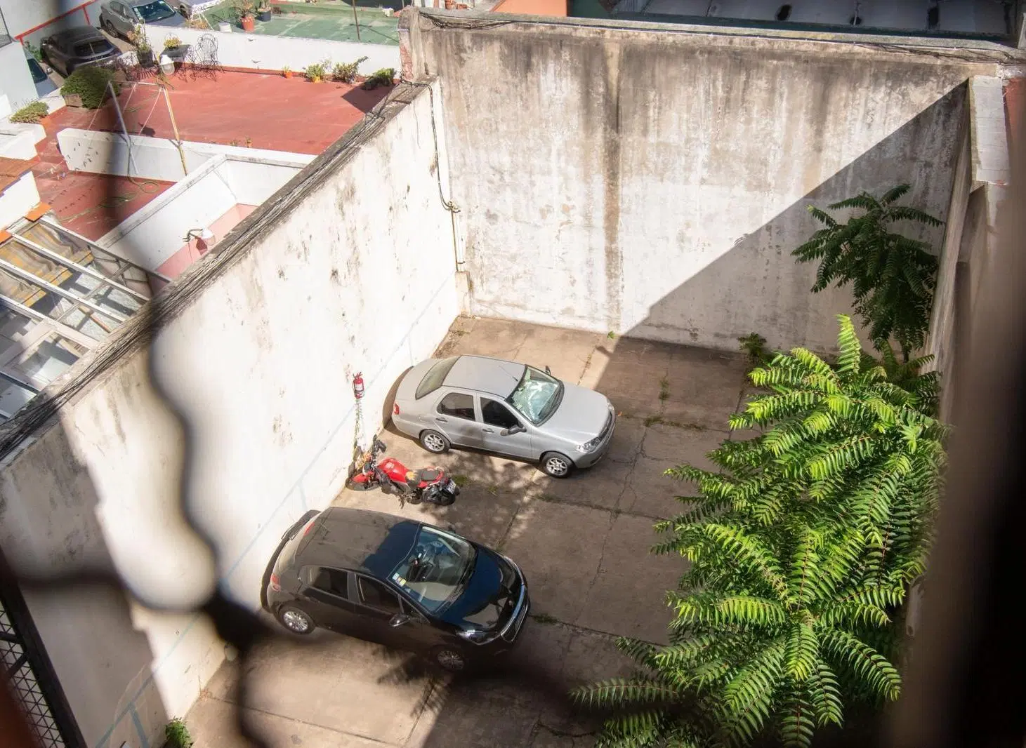 VENTA DEPARTAMENTO 2 AMBIENTES CON BALCON C/ COCHERA - LUMINOSO - FLORES - PERMUTA - APTO CREDITO !! 5