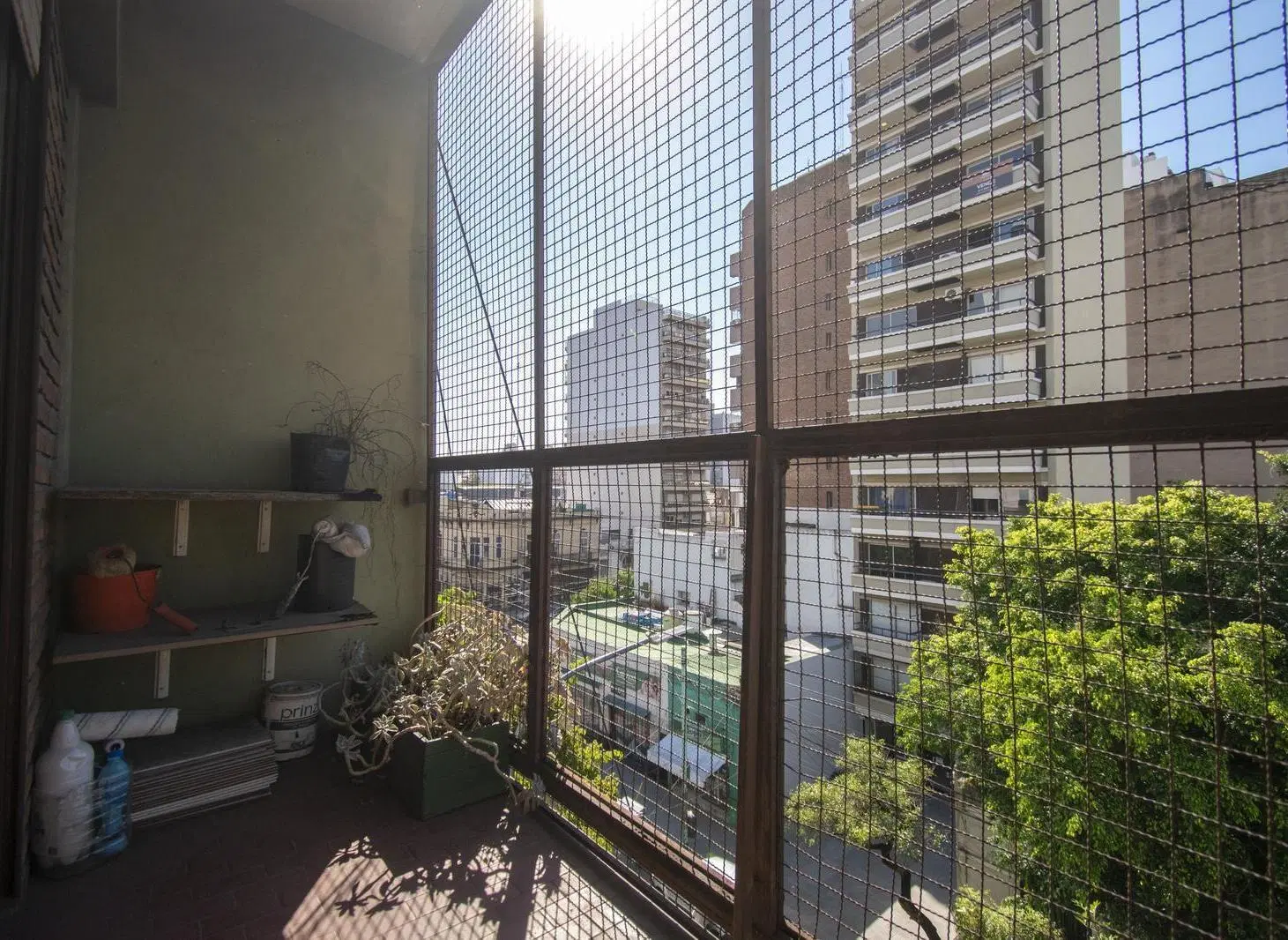VENTA DEPARTAMENTO 2 AMBIENTES CON BALCON C/ COCHERA - LUMINOSO - FLORES - PERMUTA - APTO CREDITO !! 2