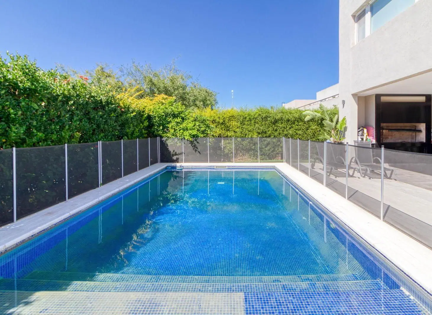 VENTA CASA DE CATEGORÍA - 7 AMBIENTES C/ QUINCHO Y PISCINA - AYRES PLAZA - PERMUTA Y APTO CREDITO 3