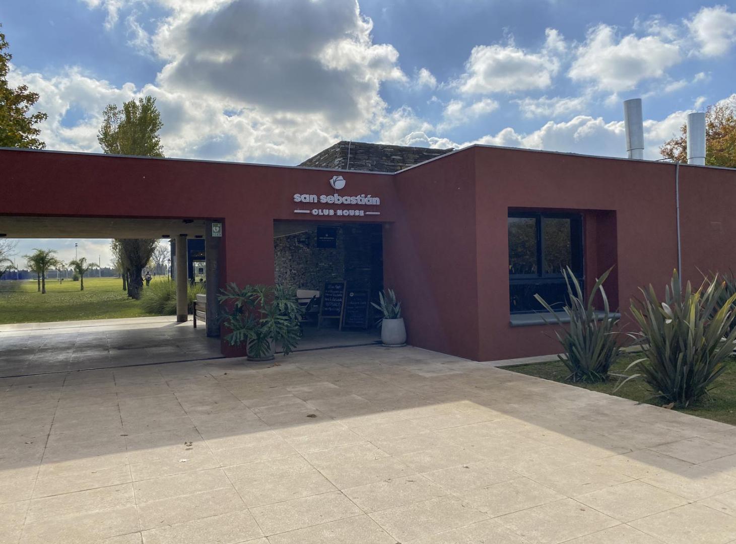 Foto de Venta de Terreno en Barrio San Sebastian Area con Laguna - Interno, imagen 4