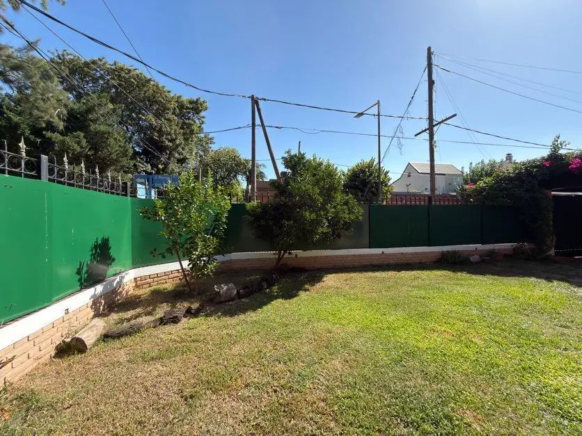 Venta casa 5 ambientes San Andres Barrio Golf-parque-parrilla-2 cocheras- APTO CRÉDITO-PERMUTA 5