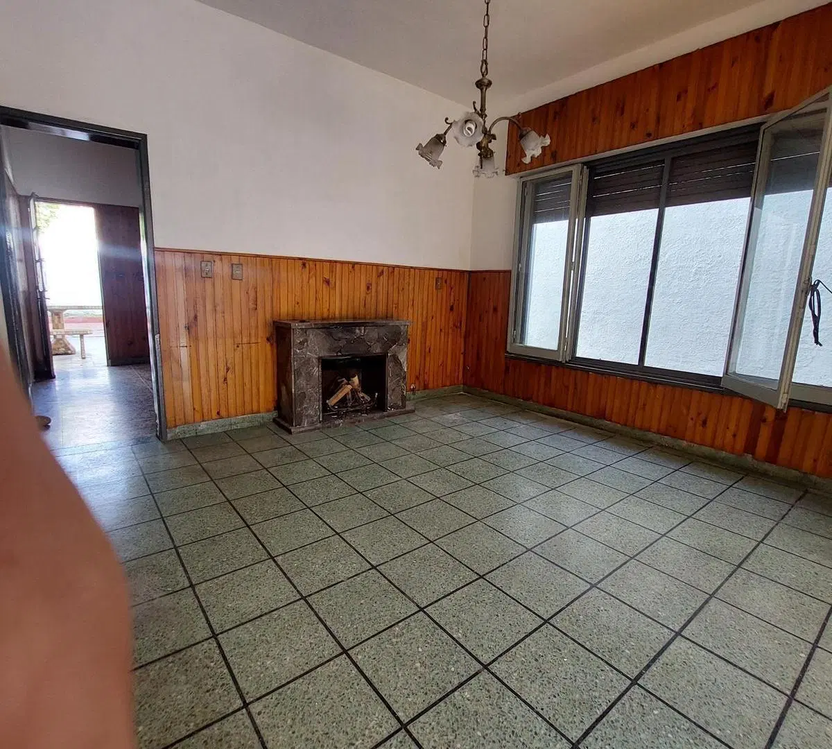 VENTA PH  MALAVER TIPO CASA  DE 4 AMB - COCHERAS- PATIO - SIN EXPENSAS - APTO CREDITO - PERMUTA 2