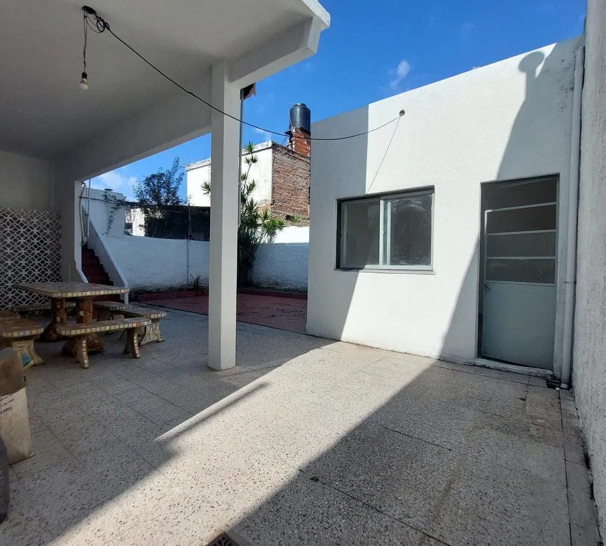 VENTA PH  MALAVER TIPO CASA  DE 4 AMB - COCHERAS- PATIO - SIN EXPENSAS - APTO CREDITO - PERMUTA 4